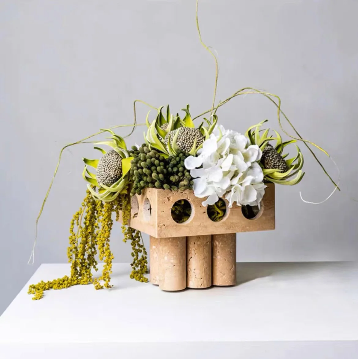 樹脂製メタル装飾キャンドルホルダー、創造的な人工洞窟石工芸品 - Art Craft Restaurant のレビューと価格
