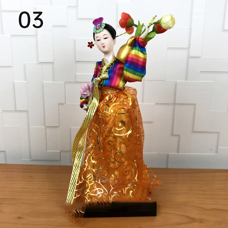伝統的な韓国の宮殿ハンボックの置物、芸者人形、レストラン寿司 - Art Craft Restaurant のレビューと価格
